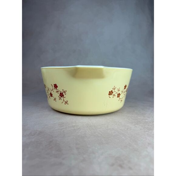 Vintage Pyrex Trailing Flowers 475-B Light Yellow Casserole Dish 2 1/2 QT - Picture 6 of 12